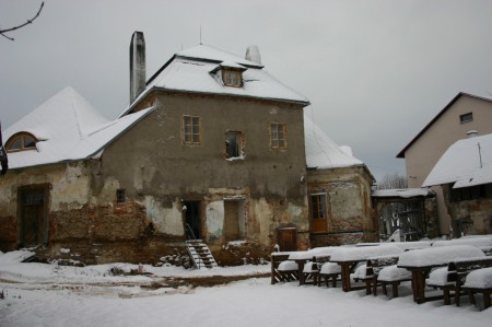 odstranění novodobého přístavku do dvora, 2005